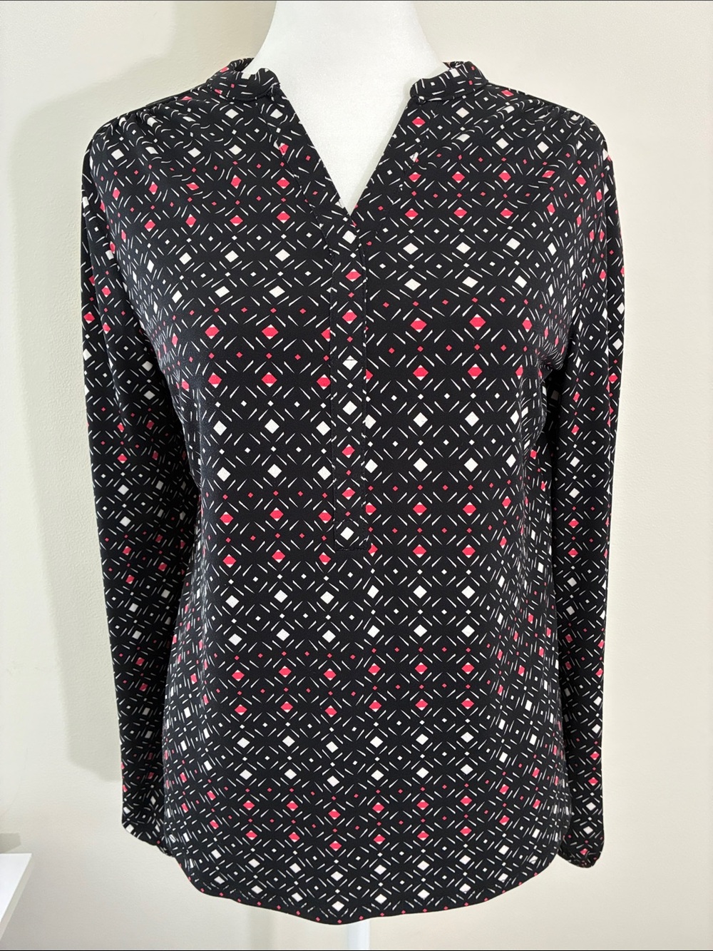 Liz Claiborne Black Geometric Print Long-Sleeve Women's Top M